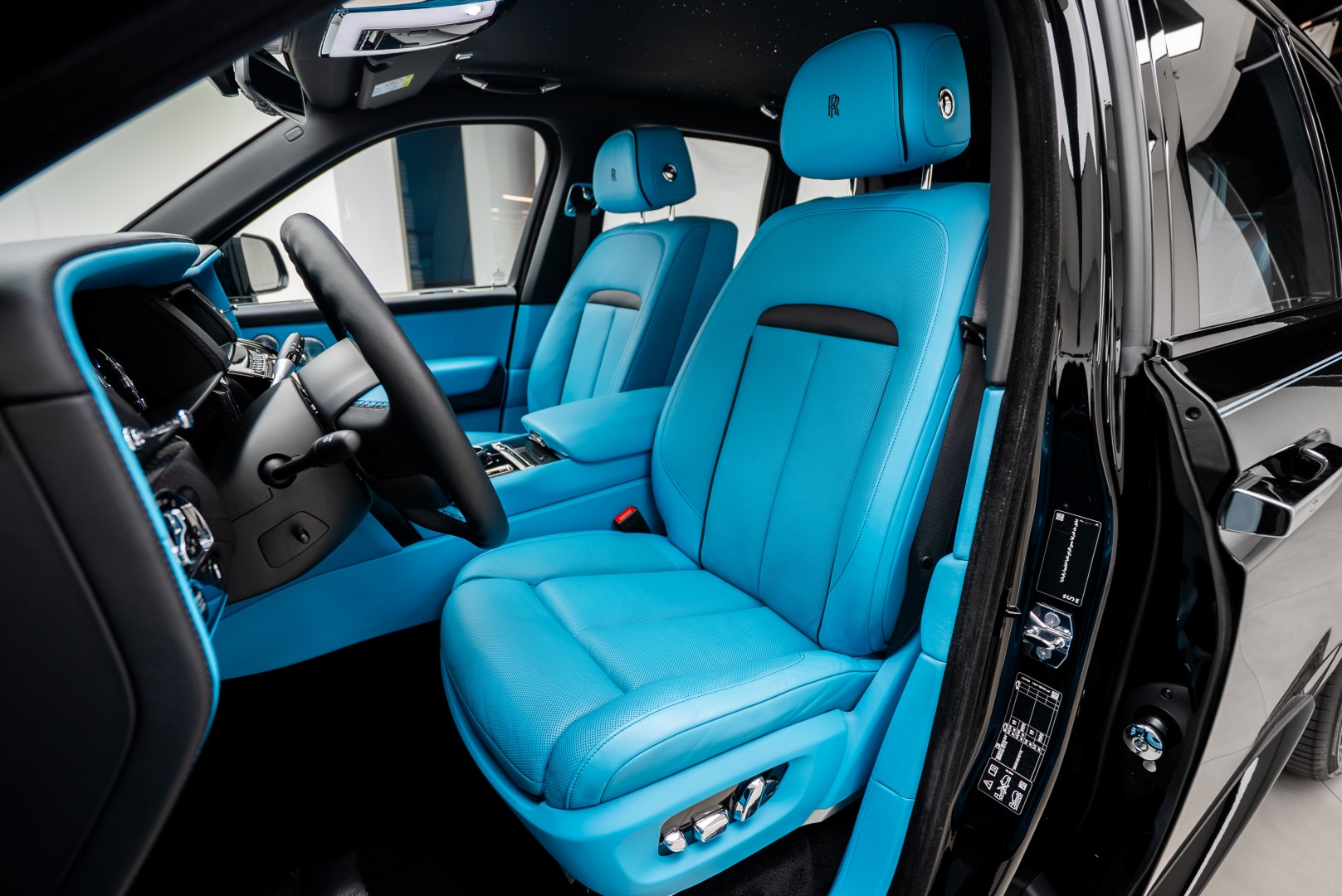 2024 ROLLS ROYCE CULLINAN BLACK BADGE | MAIN DEALER WARRANTY & SERVICE | HIGH SPEC | 